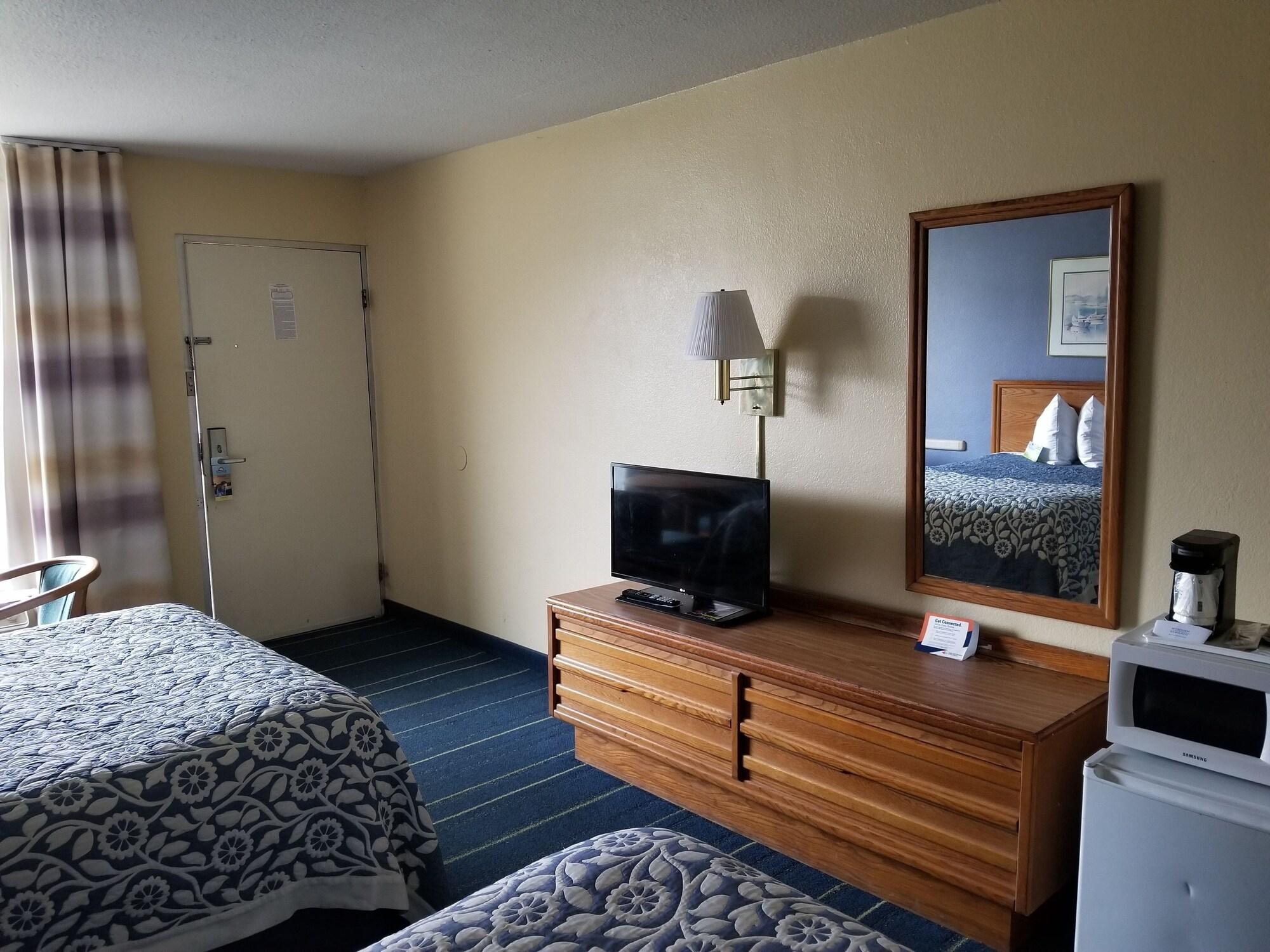 Days Inn By Wyndham South Hill Esterno foto