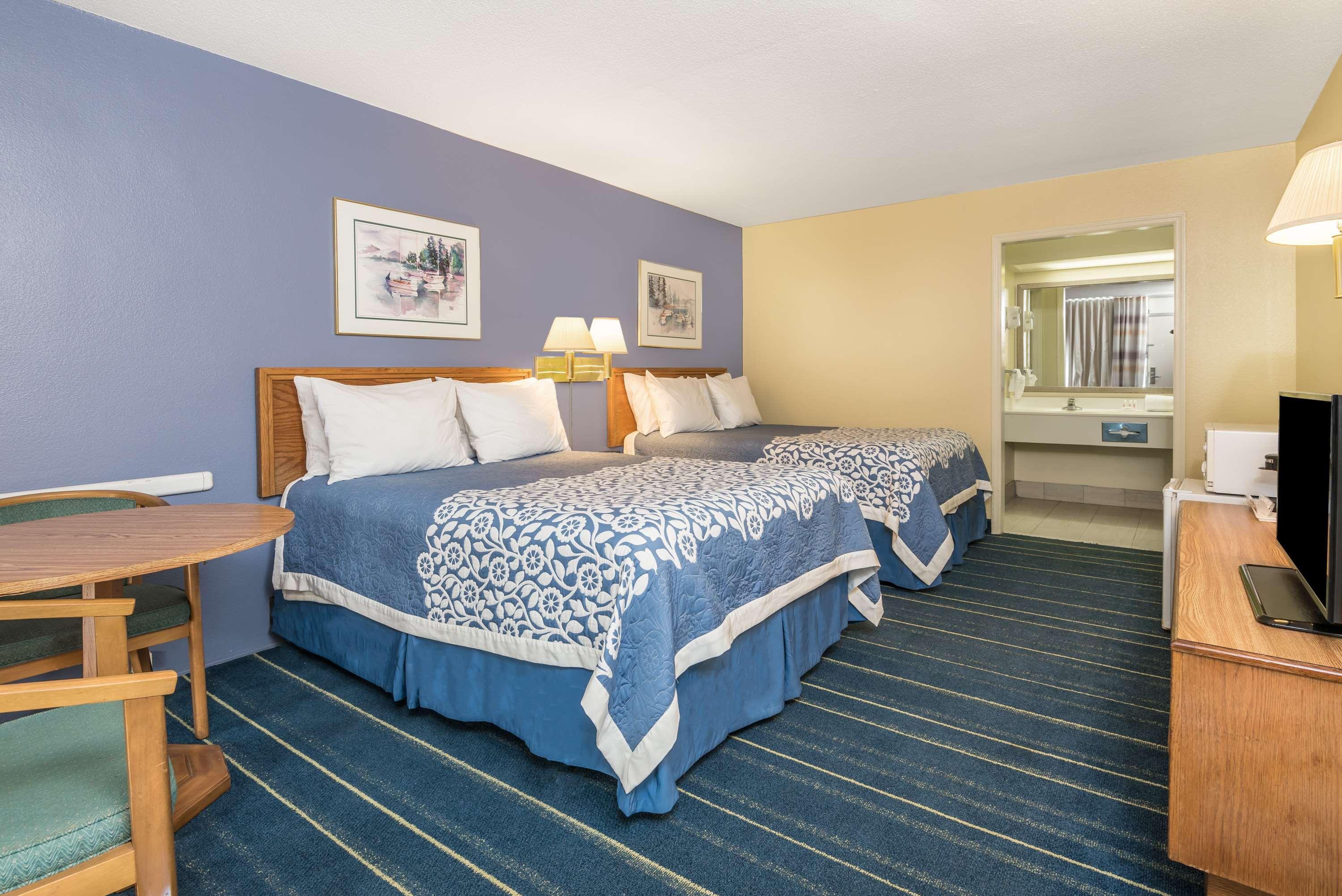Days Inn By Wyndham South Hill Esterno foto