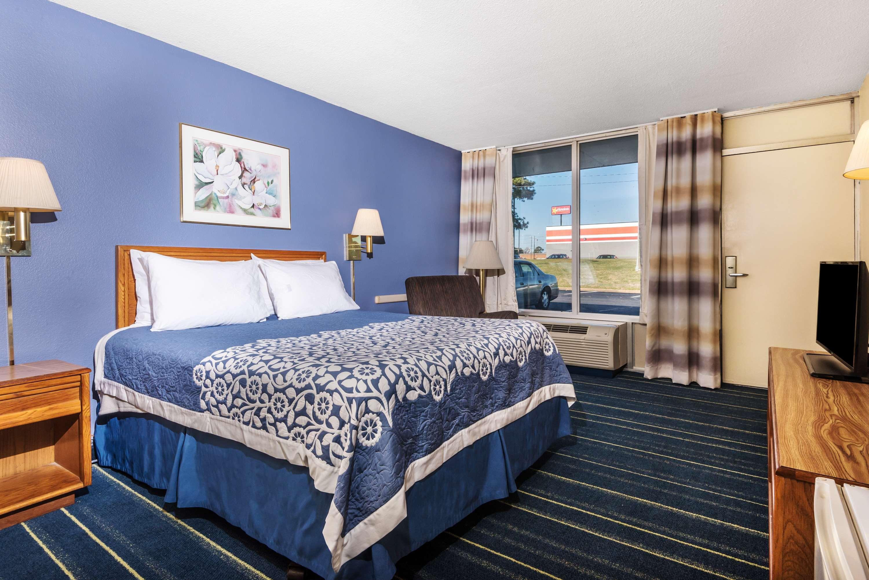 Days Inn By Wyndham South Hill Esterno foto