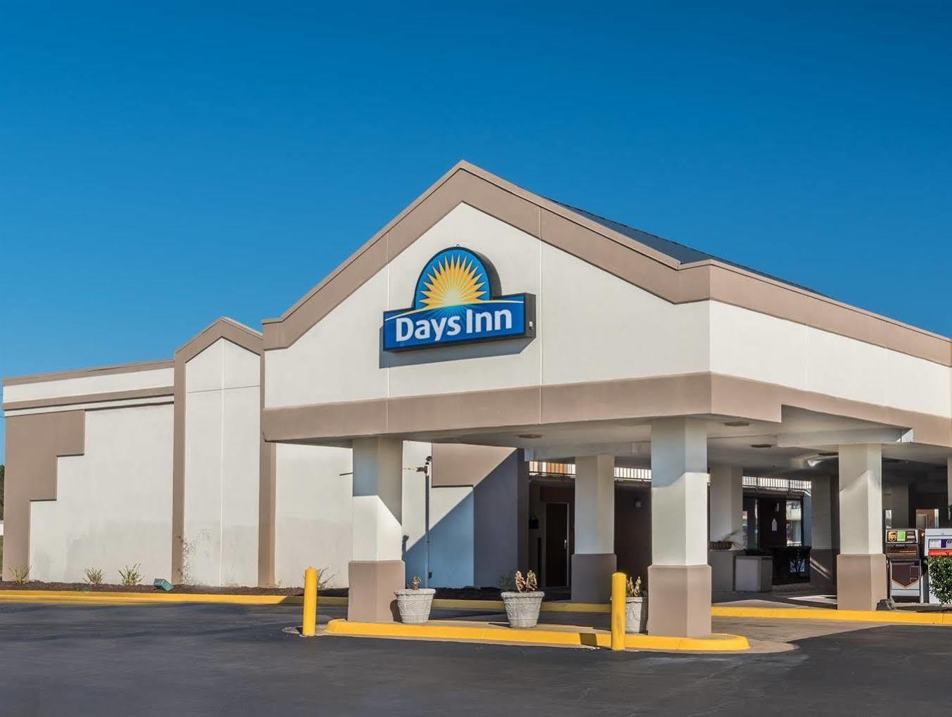 Days Inn By Wyndham South Hill Esterno foto